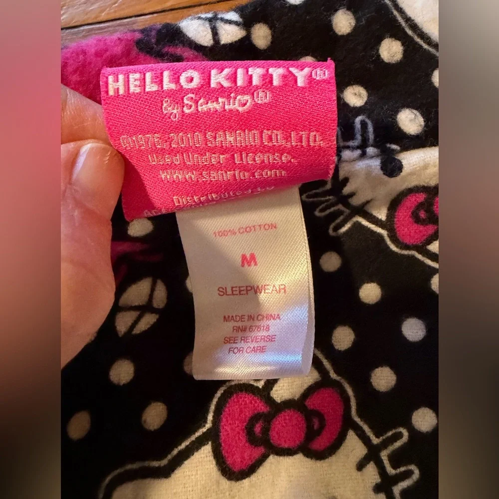 Hello Kitty Black, White & Pink Fleece Pajama Set Girl’s Med. 100% Cotton! Soft!